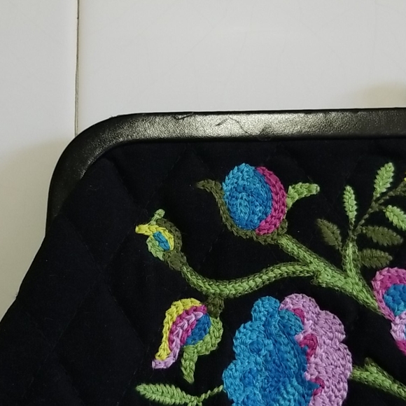 Vera Bradley Veronique Embroidered Kisslock clutch - Picture 3 of 7